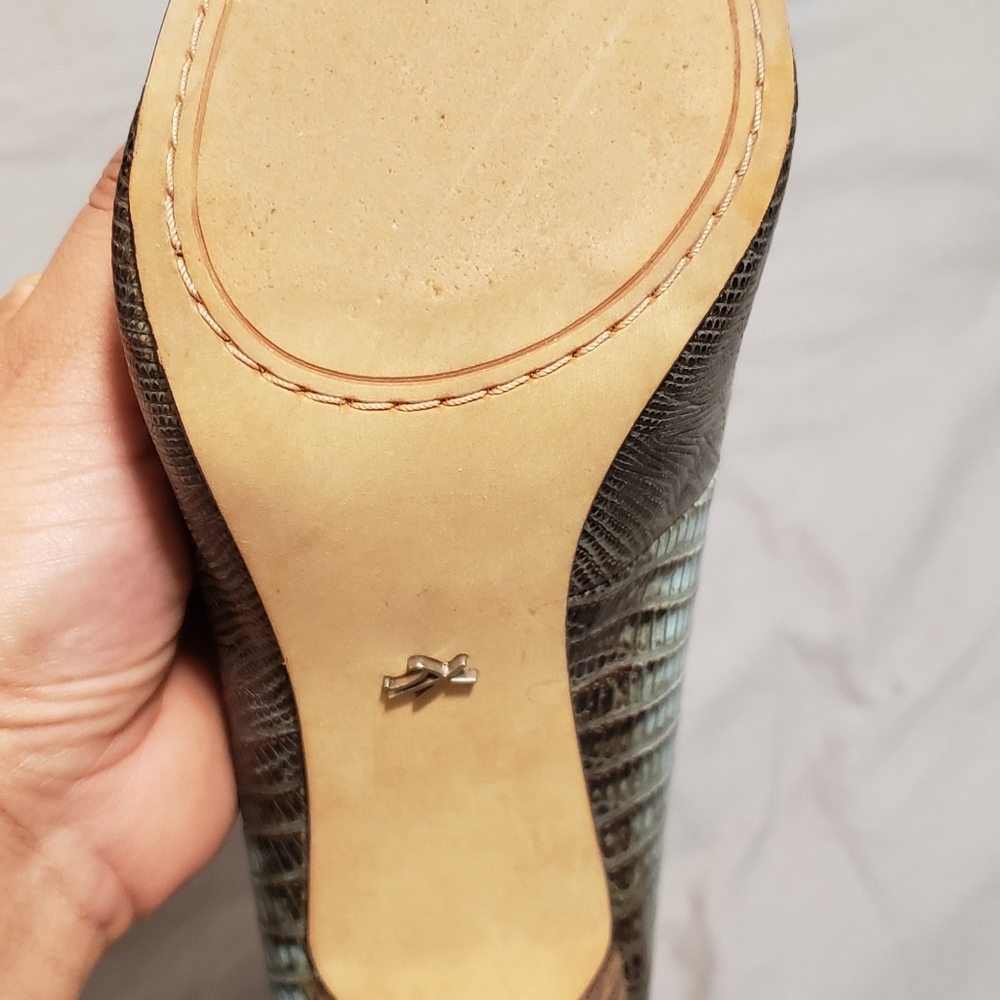 Heels - Picture 2 of 2